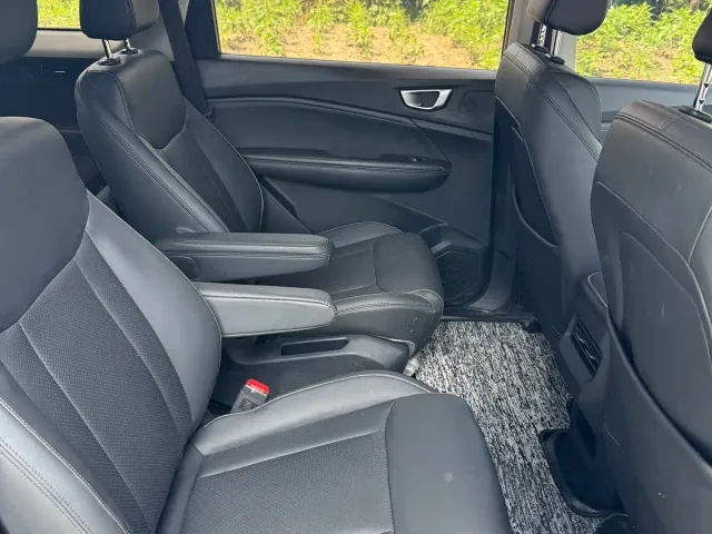 Wuling Jiachen — Фото автомобиля 10