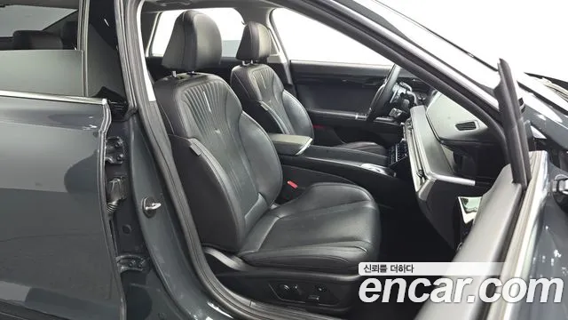 Hyundai Grandeur Grandeur (GN7) 2.5 Бензин 2WD — Фото автомобиля 24