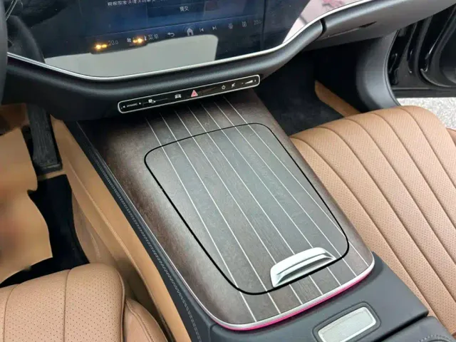 Mercedes-Benz E-Class — Фото автомобиля 12