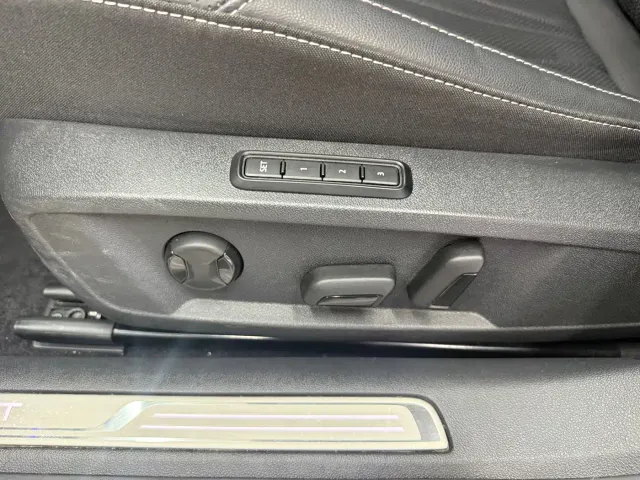Volkswagen Passat — Фото автомобиля 5
