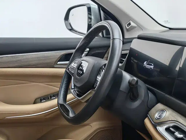 Landian E5 — Фото автомобиля 22
