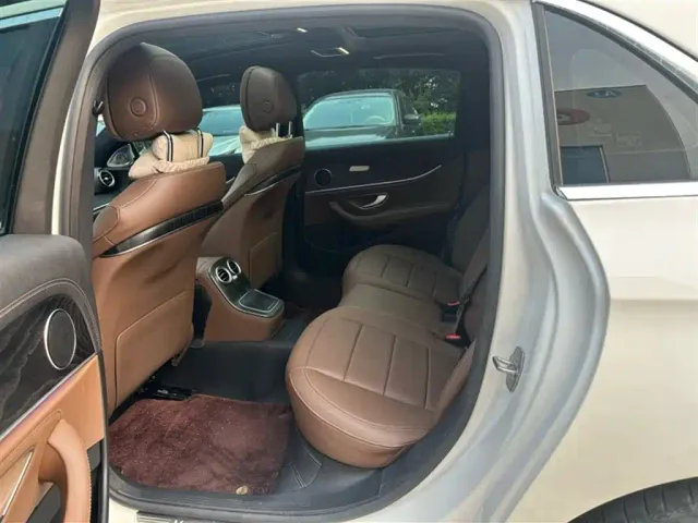 Mercedes-Benz E-Class — Фото автомобиля 11