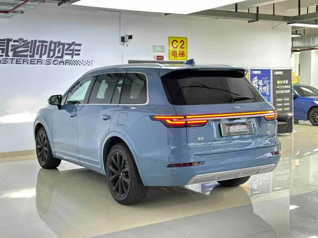 Li Auto ONE — Фото автомобиля 4