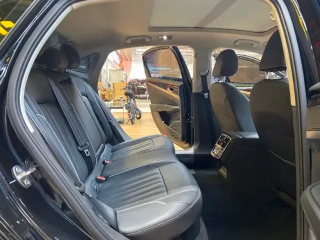 Volkswagen Passat — Фото автомобиля 8