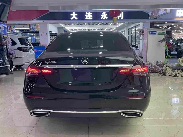 Mercedes-Benz E-Class — Фото автомобиля 14