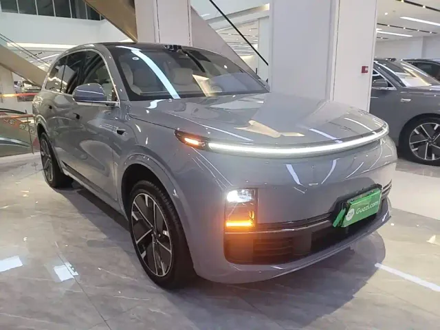 Li Auto L8 — Фото автомобиля 3