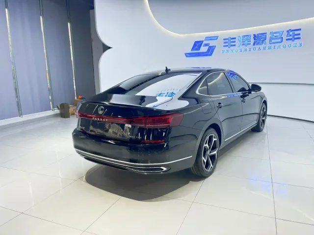 Volkswagen Passat — Фото автомобиля 4