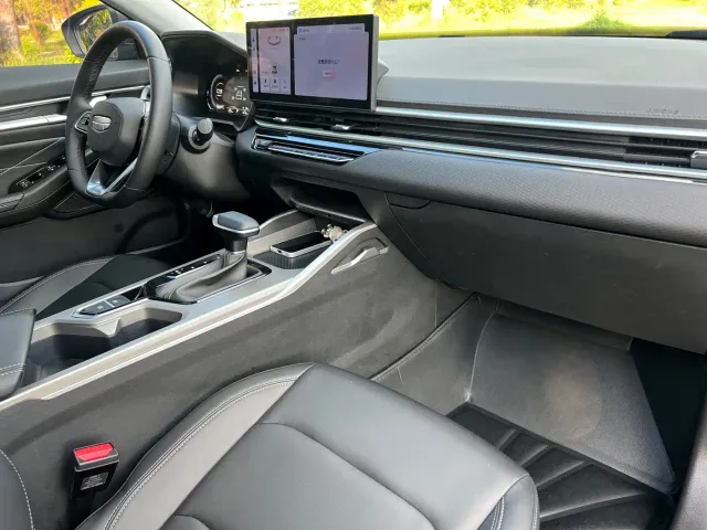 Geely Emgrand — Фото автомобиля 17