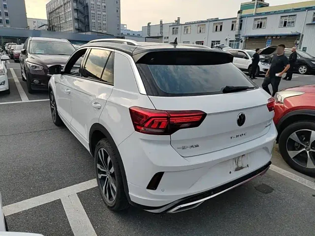 Volkswagen T-Roc — Фото автомобиля 4