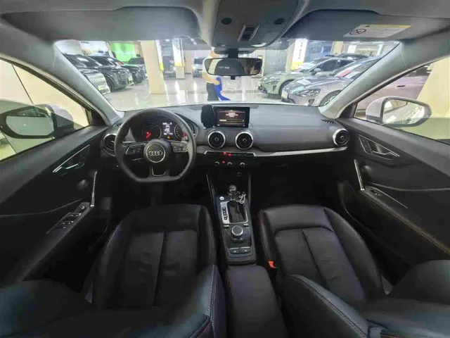 Audi Q2L — Фото автомобиля 5