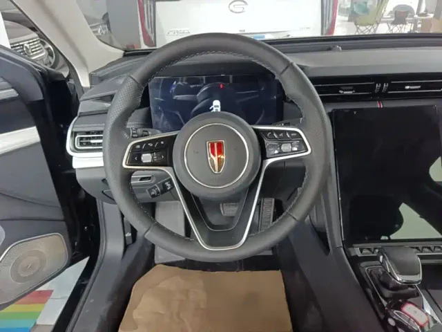 Hongqi H5 — Фото автомобиля 10