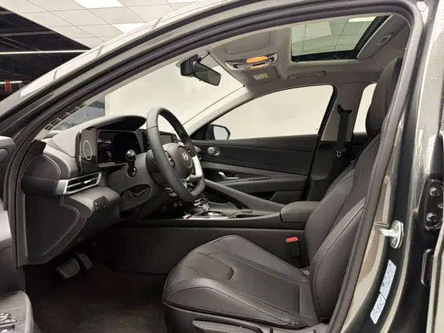 Hyundai Elantra — Фото автомобиля 15