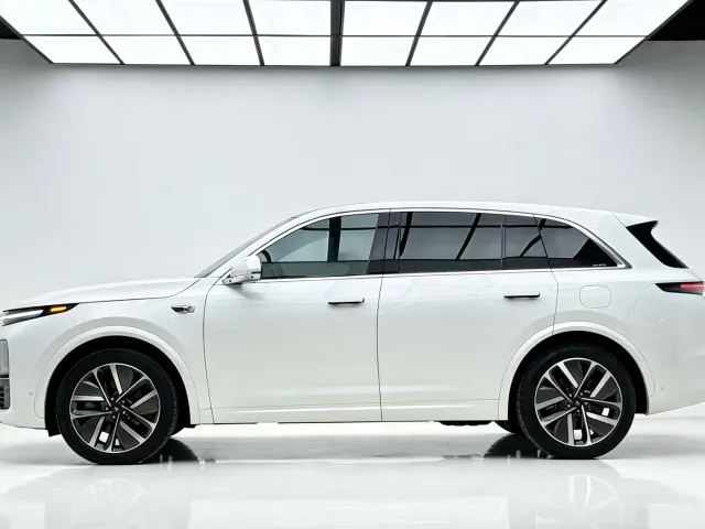Li Auto L7 — Фото автомобиля 3
