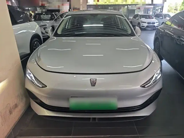 Roewe D7 — Фото автомобиля 2