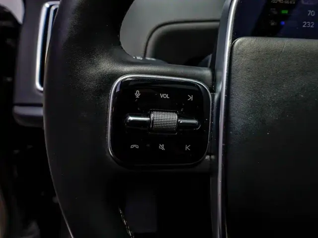 Li Auto L8 — Фото автомобиля 15