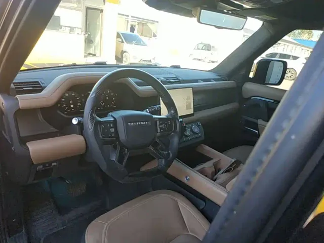 Land Rover Defender — Фото автомобиля 9