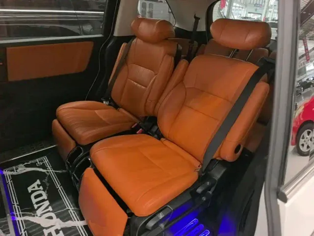 Honda Odyssey — Фото автомобиля 16