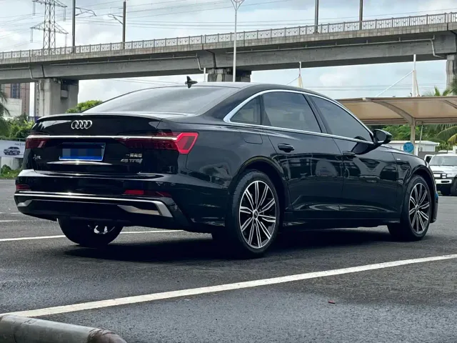 Audi A6L — Фото автомобиля 9