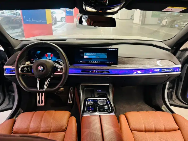 BMW 7 Series — Фото автомобиля 13