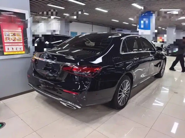 Mercedes-Benz E-Class — Фото автомобиля 6