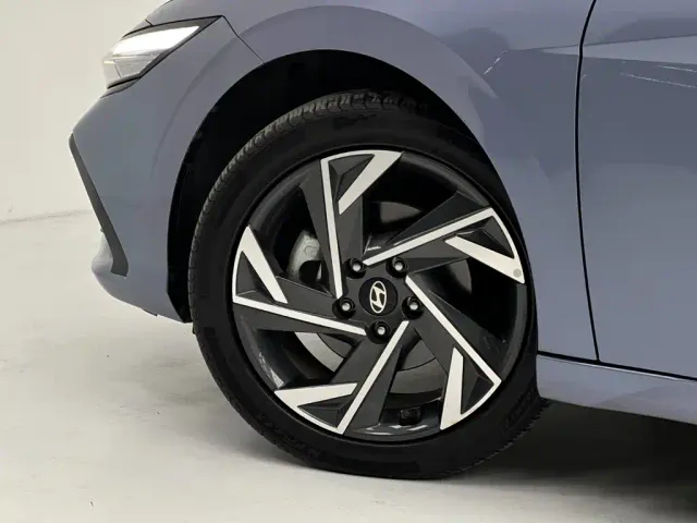 Hyundai Elantra — Фото автомобиля 11