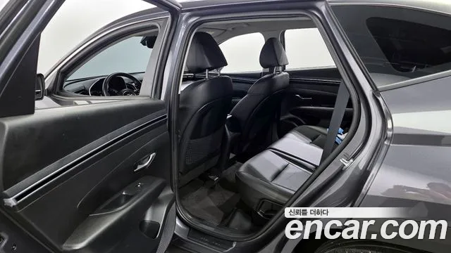 Hyundai Tucson Tucson (NX4) Дизель 2.0 2WD — Фото автомобиля 11