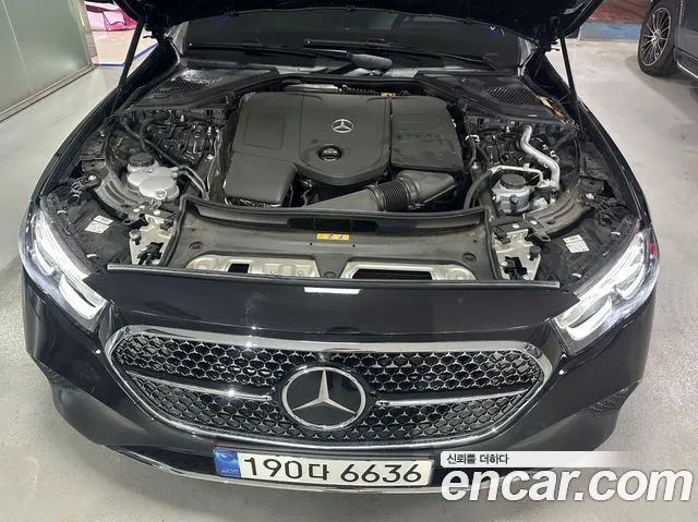 Mercedes-Benz E-Class — Фото автомобиля 6