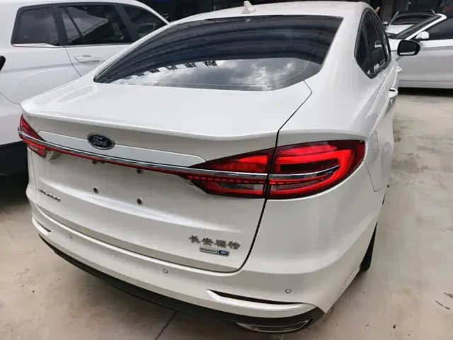 Ford Mondeo — Фото автомобиля 5