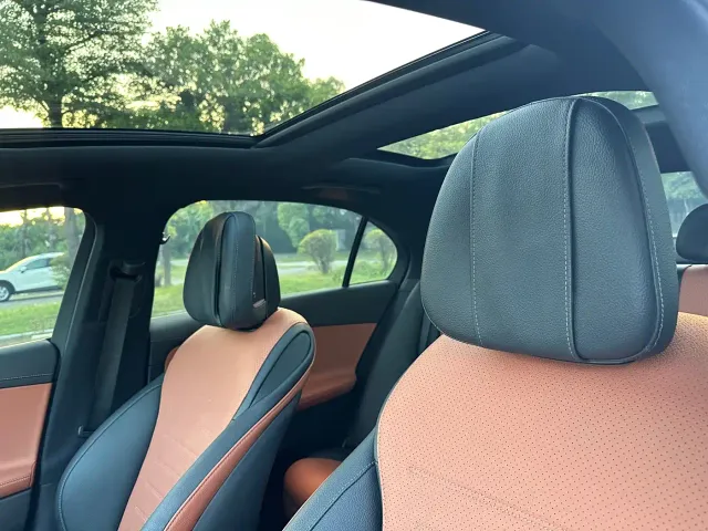 Mercedes-Benz C-Class — Фото автомобиля 8