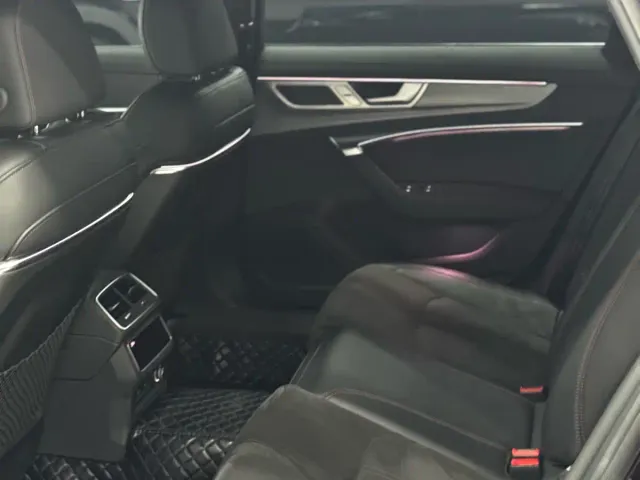 Audi A6L — Фото автомобиля 10