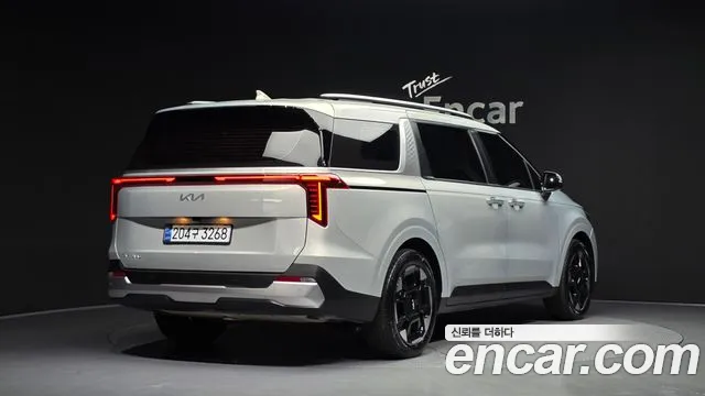 Kia Canival — Фото автомобиля 2