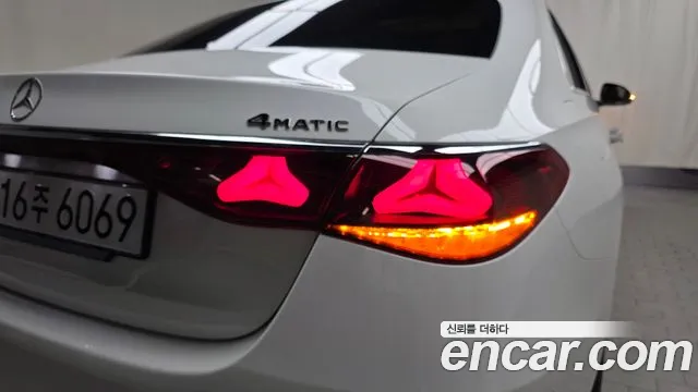 Mercedes-Benz E-Class — Фото автомобиля 23