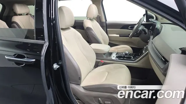 Kia Carnival Generation 4 — Фото автомобиля 12