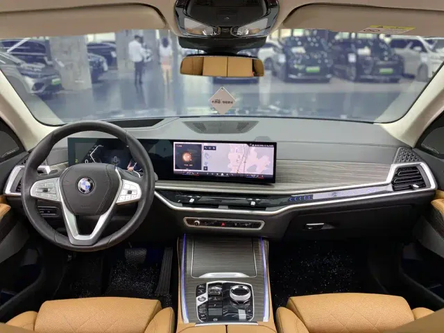 BMW X7 — Фото автомобиля 8