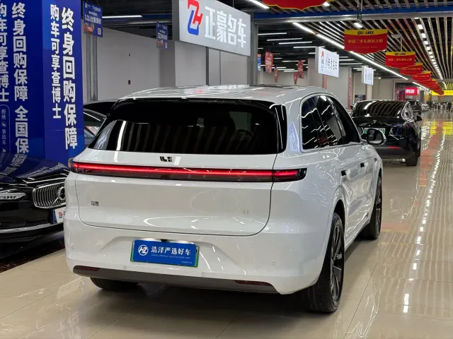 Li Auto L6 — Фото автомобиля 6