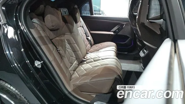 BMW 7 Series G70 — Фото автомобиля 16