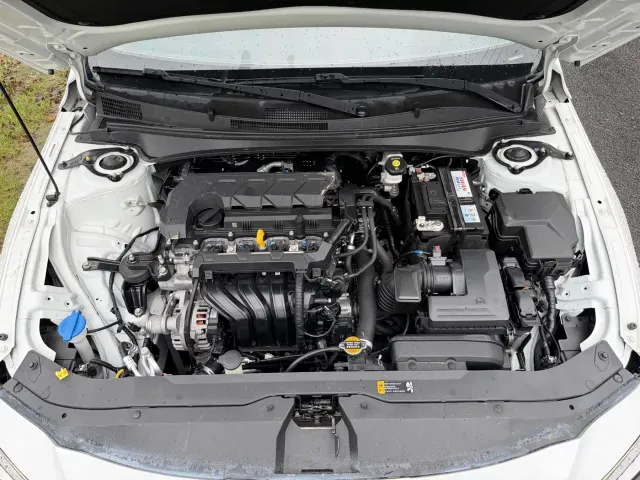 Hyundai Elantra — Фото автомобиля 10