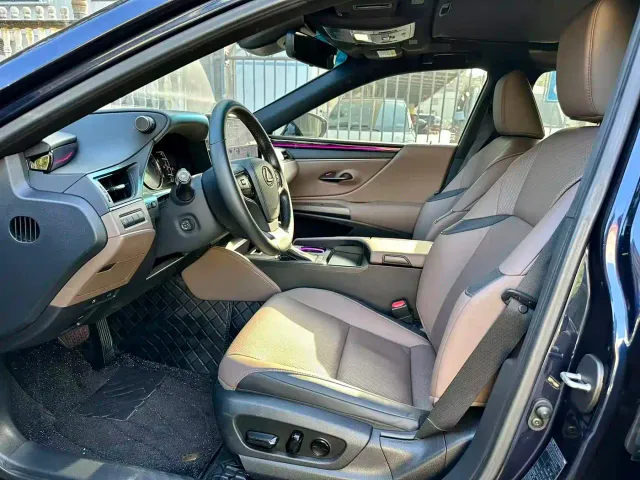 Lexus ES — Фото автомобиля 4