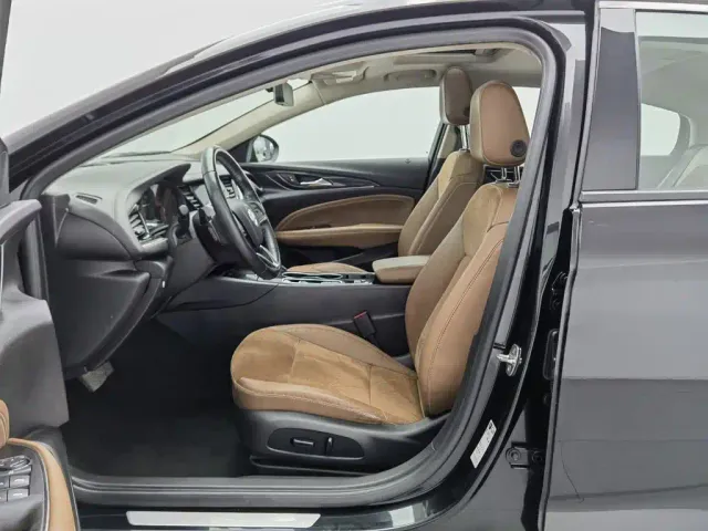 Buick Regal — Фото автомобиля 10