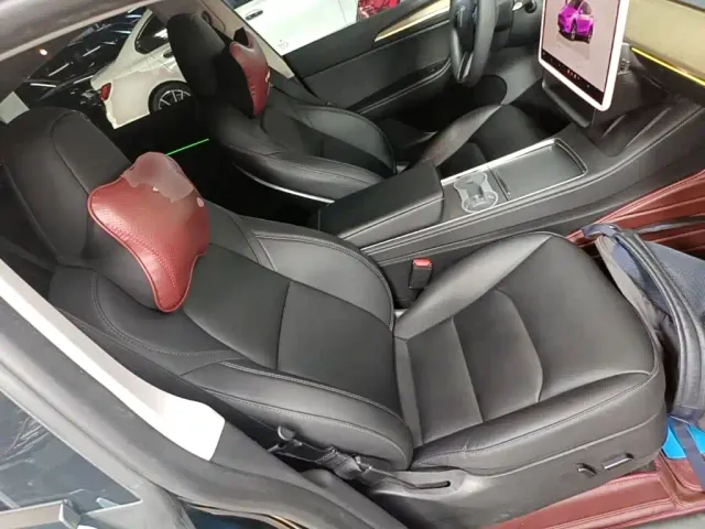 Tesla Model Y — Фото автомобиля 24