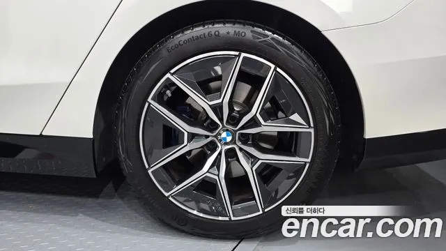 BMW 5-Series — Фото автомобиля 21