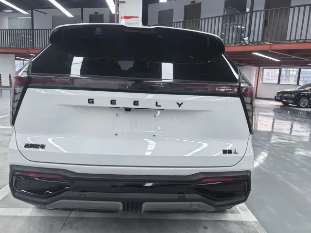 Geely Boyue L — Фото автомобиля 19