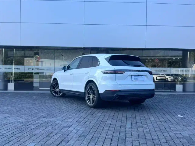 Porsche Cayenne — Фото автомобиля 8