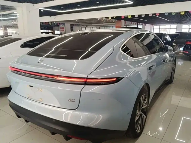 Nio ET5 — Фото автомобиля 6