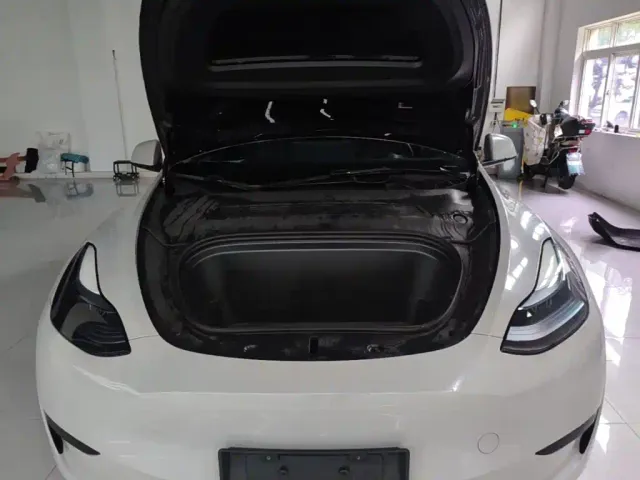 Tesla Model Y — Фото автомобиля 19