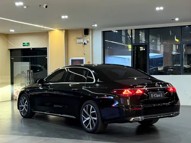 Mercedes-Benz E-Class — Фото автомобиля 10