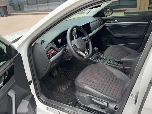 Volkswagen Lavida — Фото автомобиля 14