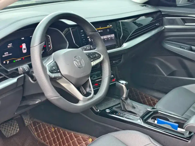 Volkswagen Passat — Фото автомобиля 4