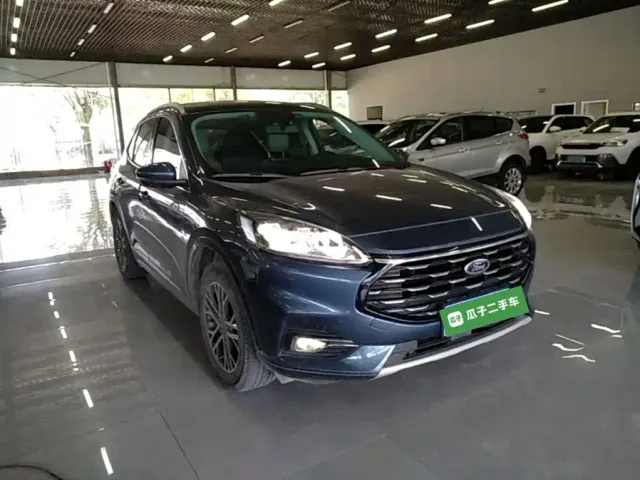 Ford Escape — Фото автомобиля 3