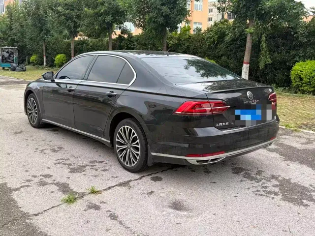 Volkswagen Phideon — Фото автомобиля 3